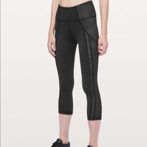 Lululemon Power Lines Crop 21" Black / Meisai Size 4